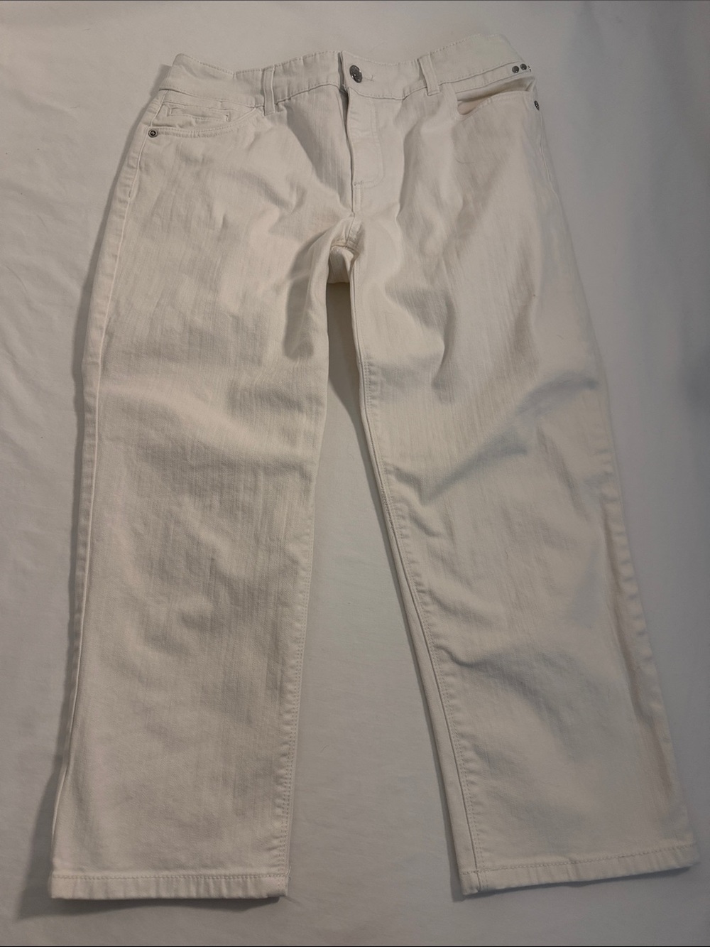 Chico's W10 (1.5) Women's White Denim Crops Rivet with Designer Pocket